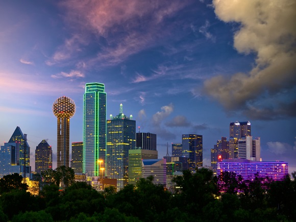 Dallas Texas Skyline and Reunion Tower panoramic_id232688107