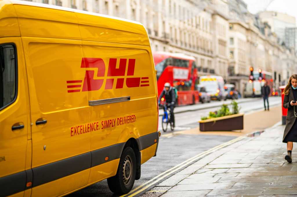 How to Choose the Best Courier For Your Business: Royal Mail vs. DHL ...