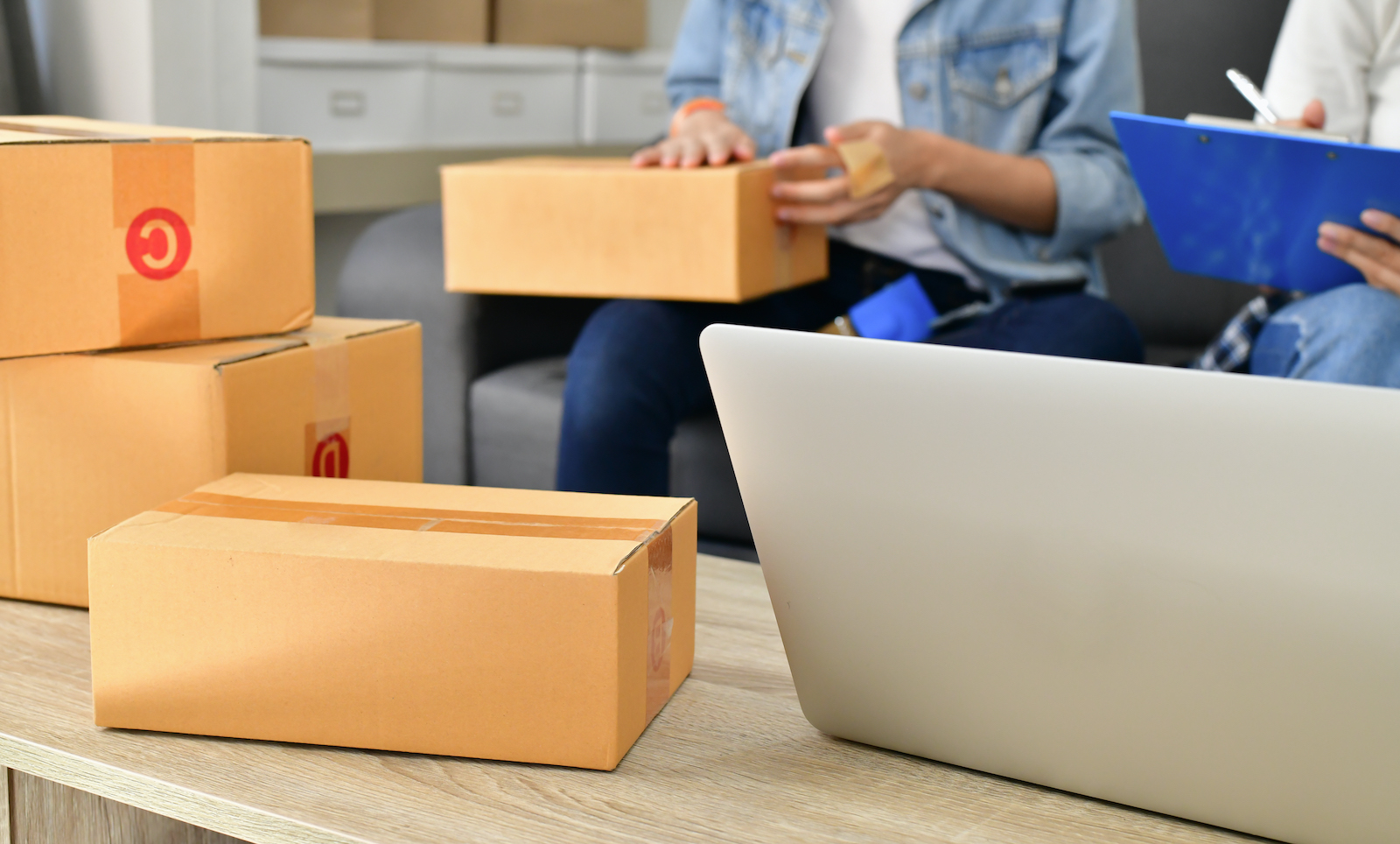 10 Places to Get Cheap Shipping Boxes (2024)