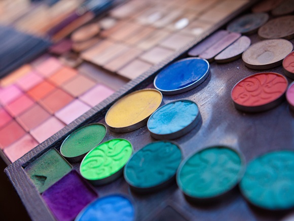 Colorful palette of makeup shadows _id1391596499