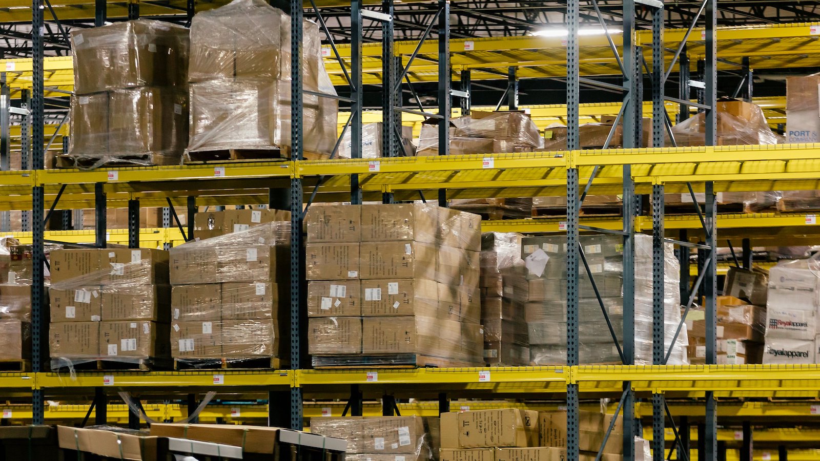 23 Warehouse KPIs Metrics To Track For Fast Fulfillment