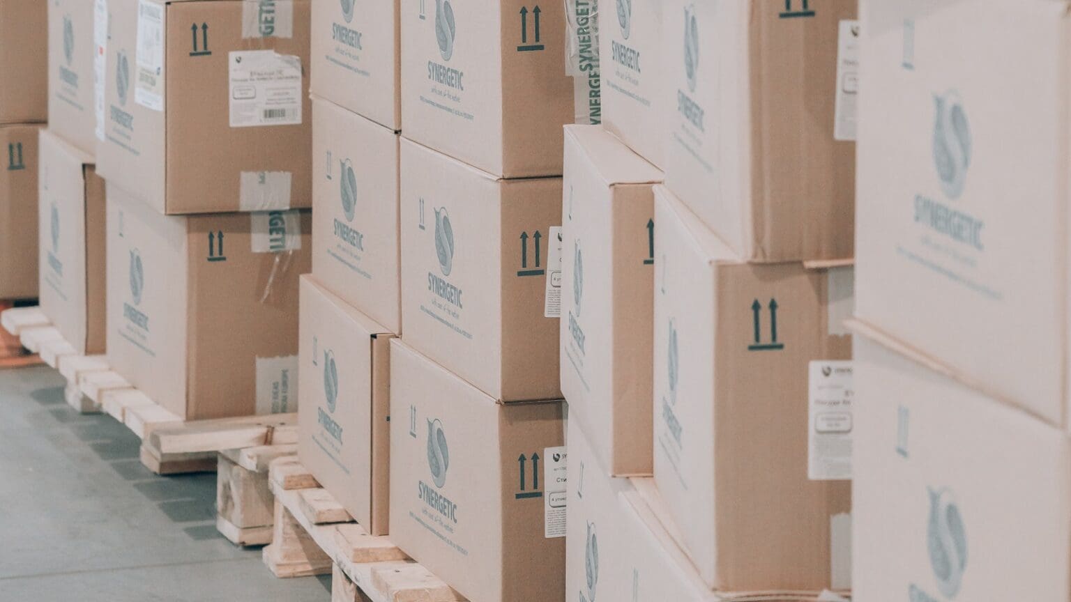 Wholesale Shipping Definition, Costs, & Outlook for 2022