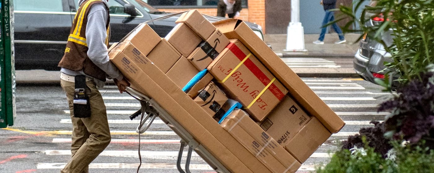 What is a Courier Service? (And What to Expect from One)