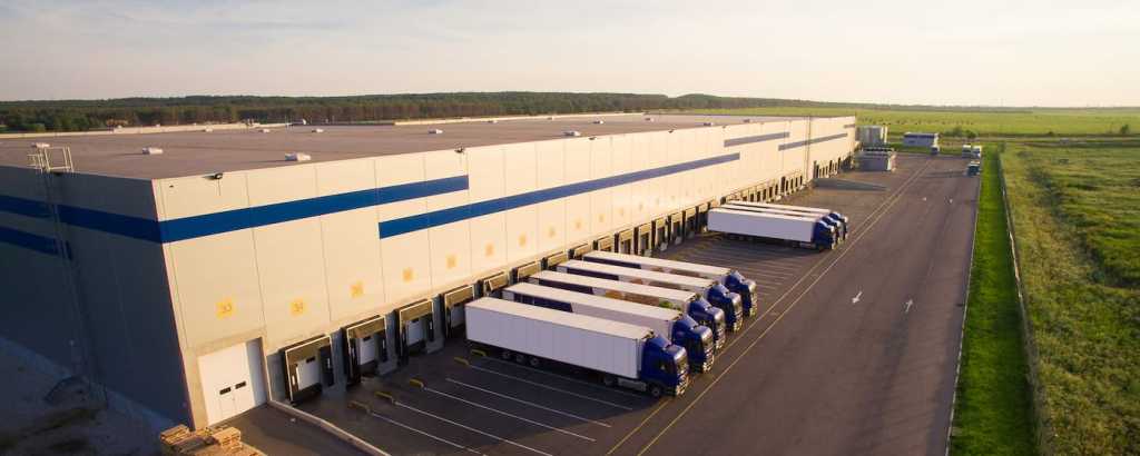 Devanning in 2025: Guide for Ecommerce Businesses